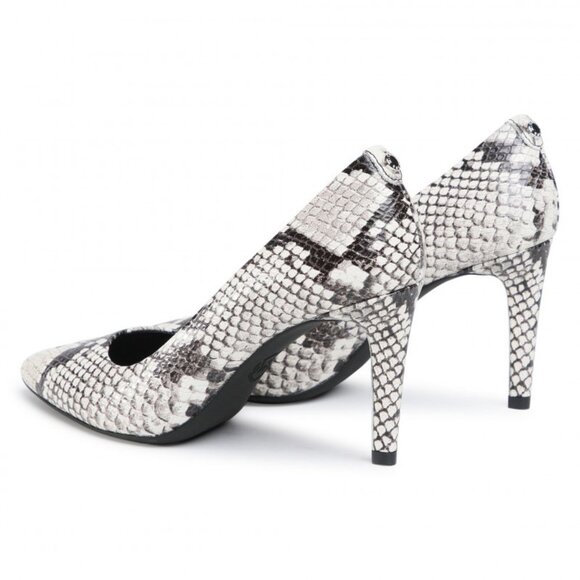 Michael Kors Dorothy Flex Leather Pump - Picture 6 of 17